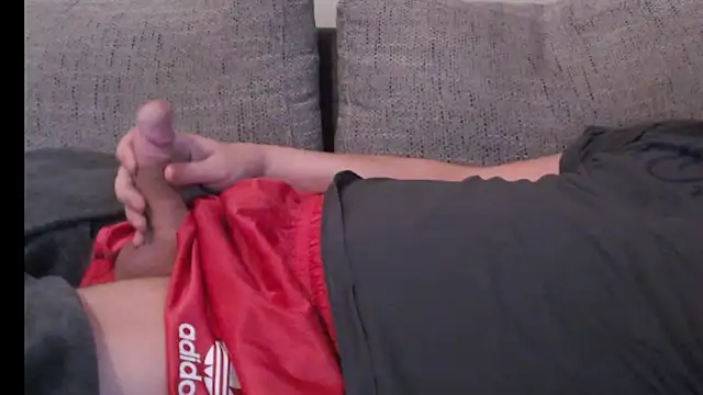 Snapshot of Shortboy84 chatting on 02-09-25, 07:27 Shortboy84 online show from 02-09-25, 07:27