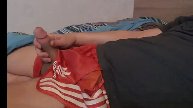 Snapshot of Shortboy84 chatting on 02-10-25, 05:58 Shortboy84 online show from 02-10-25, 05:58