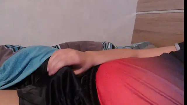 Snapshot of Shortboy84 chatting on 11-26-25, 05:52 Shortboy84 online show from 11-26-25, 05:52