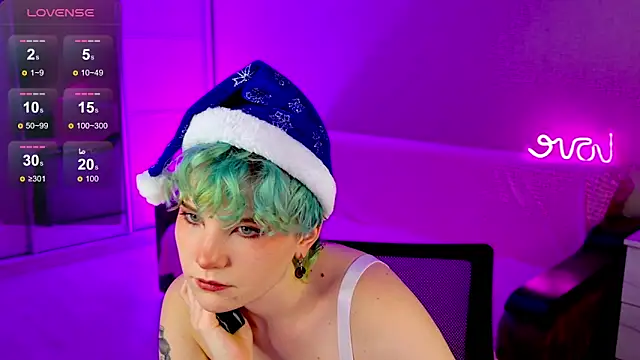 School Love online show from 12-30-24, 01:14