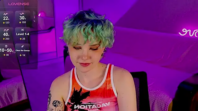 School Love online show from 01-22-25, 04:12