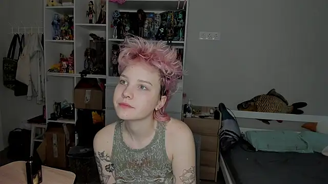 School Love online show from 02-09-26, 07:01