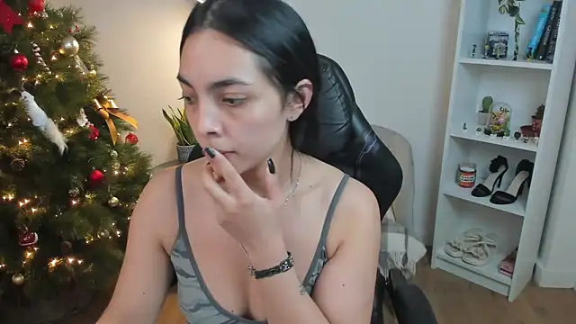  BellaEvans  online show from 12-15-25, 05:55