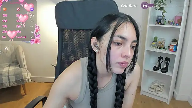 Snapshot of _BellaEvans_ chatting on 05-08-26, 04:51 BellaEvans online show from 05-08-26, 04:51