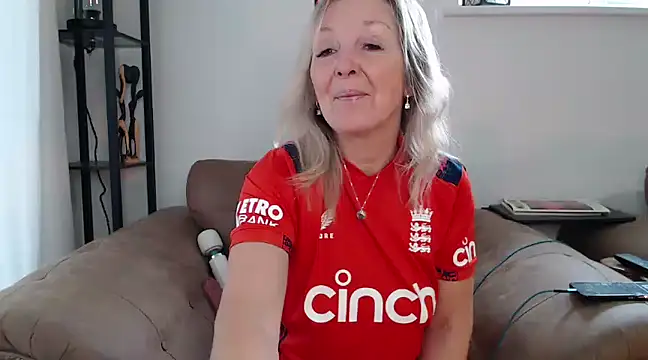 Ladystargazer1966 online show from 01-10-25, 12:36