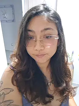 Mia Ruiz online show from 11-30-25, 03:10