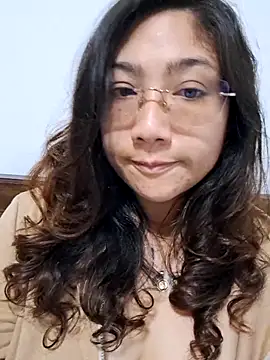 Mia Ruiz online show from 12-18-25, 03:12