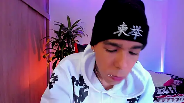 aldrinwhite online show from 04-20-26, 06:20