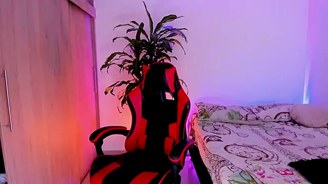 aldrinwhite online show from 07-13-26, 06:11