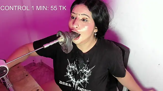 Snapshot of hally_berry____ chatting on 07-16-26, 04:07 hally berry online show from 07-16-26, 04:07