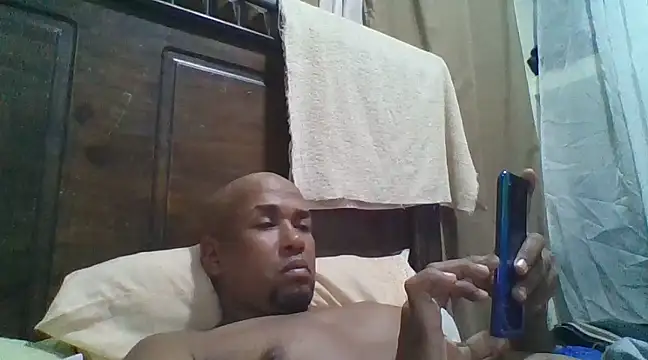 Frankie0880 online show from 01-19-25, 03:29