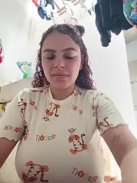 Mommy-Hot online show from 05-11-26, 04:15