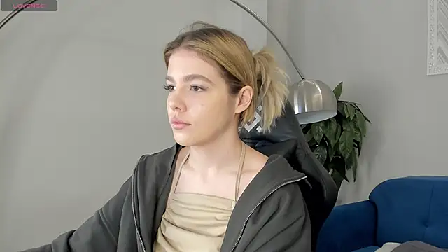 Anna Robinson online show from 01-06-25, 01:09