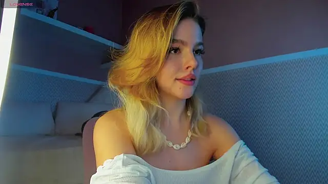 Anna Robinson online show from 01-31-25, 07:18