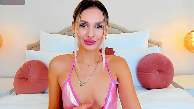 MissLoou online show from 10-31-25, 06:14