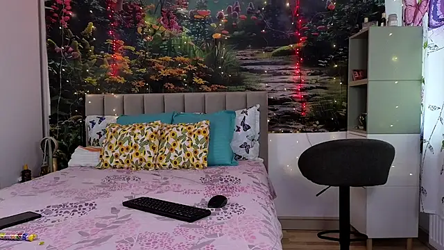 MadameDeFeu online show from 01-06-25, 07:20