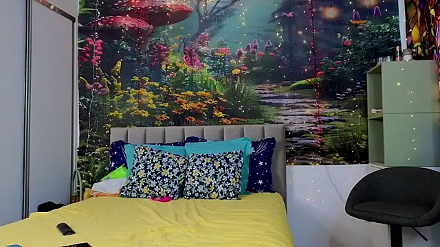 MadameDeFeu online show from 01-15-25, 07:59