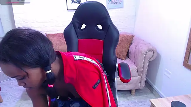 Snapshot of cattalheya chatting on 11-21-25, 12:37 cattalheya online show from 11-21-25, 12:37