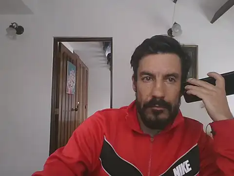 elkike1980 online show from 07-02-26, 01:28