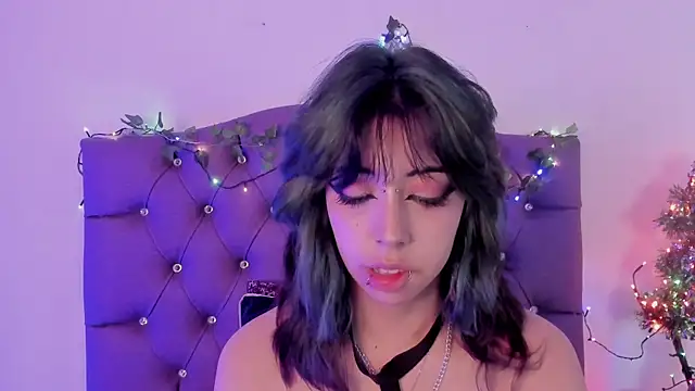 Nyx nayla online show from 12-20-24, 01:25