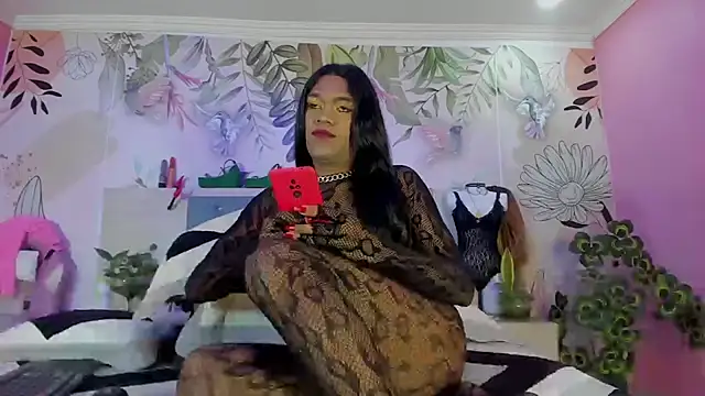 Snapshot of bigblacktransxxx chatting on 10-24-25, 12:34 bigblacktransxxx online show from 10-24-25, 12:34