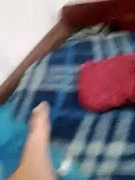 Snapshot of Leovmli chatting on 10-14-25, 10:43 Leovmli online show from 10-14-25, 10:43