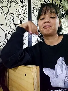 Snapshot of LorenRosse chatting on 10-22-25, 11:04 LorenRosse online show from 10-22-25, 11:04