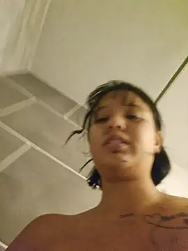 Snapshot of LorenRosse chatting on 10-28-25, 11:29 LorenRosse online show from 10-28-25, 11:29