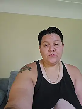 Snapshot of DevilDahm chatting on 07-31-26, 12:04 DevilDahm online show from 07-31-26, 12:04