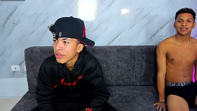 Snapshot of Royal-Destruction chatting on 03-07-25, 04:11 Royal-Destruction online show from 03-07-25, 04:11