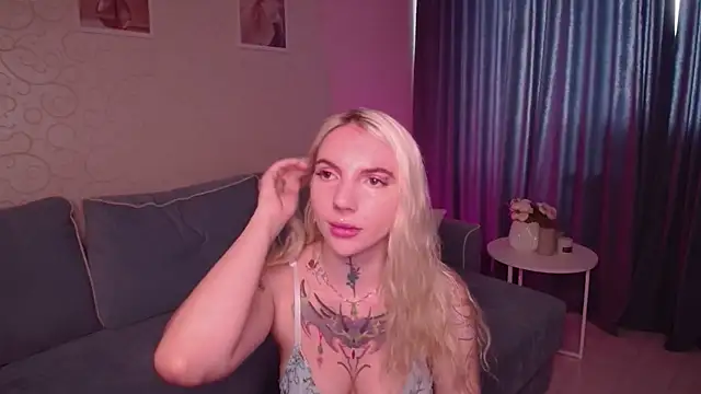 Snapshot of AnneTenet chatting on 09-13-25, 09:20 AnneTenet online show from 09-13-25, 09:20