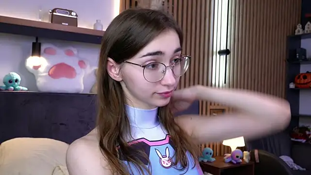 PollyBeev online show from 11-13-25, 07:29