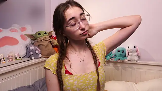 PollyBeev online show from 04-26-26, 07:17