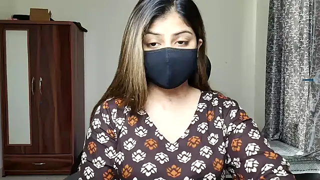 Hoty-Shivangi online show from 05-16-26, 10:36