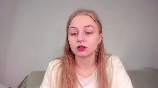 MiaMews online show from 03-19-26, 04:00