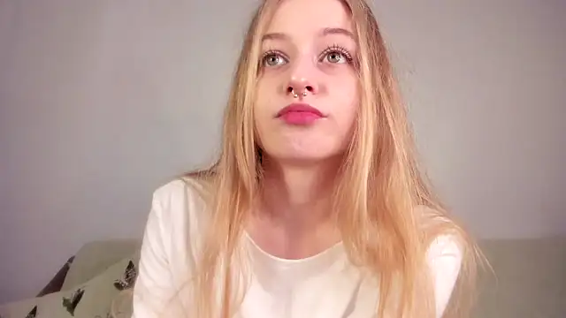 MiaMews online show from 04-10-26, 06:40