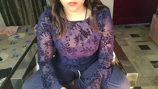 aarushi sharmaa online show from 12-16-25, 05:23