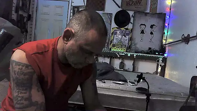 Snapshot of Buffshagswell chatting on 03-20-26, 11:48 Buffshagswell online show from 03-20-26, 11:48