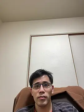 Snapshot of ryusei18570 chatting on 03-04-25, 05:45 ryusei18570 online show from 03-04-25, 05:45