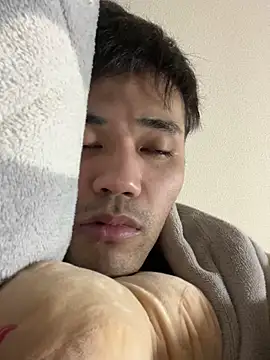 Snapshot of ryusei18570 chatting on 03-11-25, 04:18 ryusei18570 online show from 03-11-25, 04:18