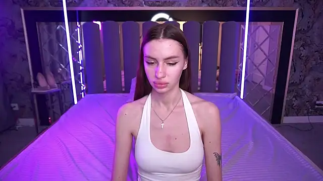 Snow WhiteeeX online show from 04-25-26, 01:41