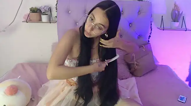 Snapshot of Freyja_01 chatting on 03-03-25, 10:31 Freyja 01 online show from 03-03-25, 10:31