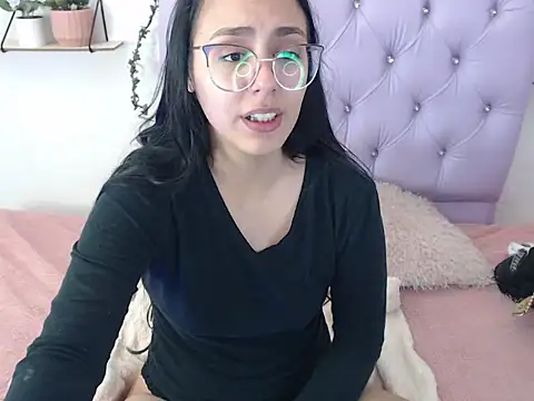 Snapshot of Freyja_01 chatting on 09-14-25, 03:38 Freyja 01 online show from 09-14-25, 03:38