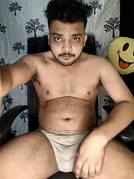Snapshot of Mr_Handsome_hunk chatting on 10-31-25, 06:53 Mr Handsome hunk online show from 10-31-25, 06:53