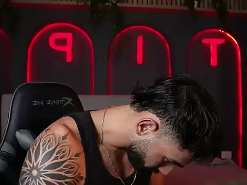 Austin bolt online show from 11-11-25, 03:17