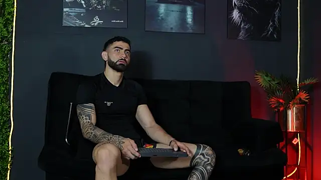 Austin bolt online show from 12-04-25, 01:59