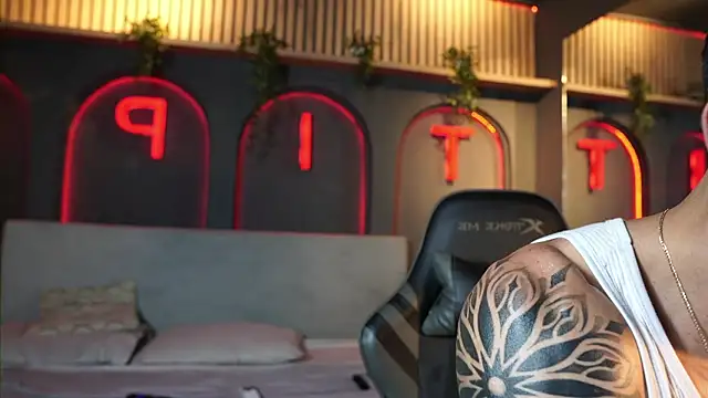 Austin bolt online show from 03-04-26, 01:44