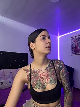 Snapshot of Alice_woodville chatting on 12-08-24, 07:11 Alice woodville online show from 12-08-24, 07:11