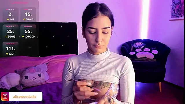 Snapshot of Alice_woodville chatting on 12-30-24, 11:38 Alice woodville online show from 12-30-24, 11:38