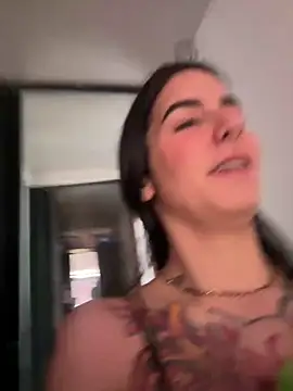 Snapshot of Alice_woodville chatting on 02-22-25, 09:04 Alice woodville online show from 02-22-25, 09:04